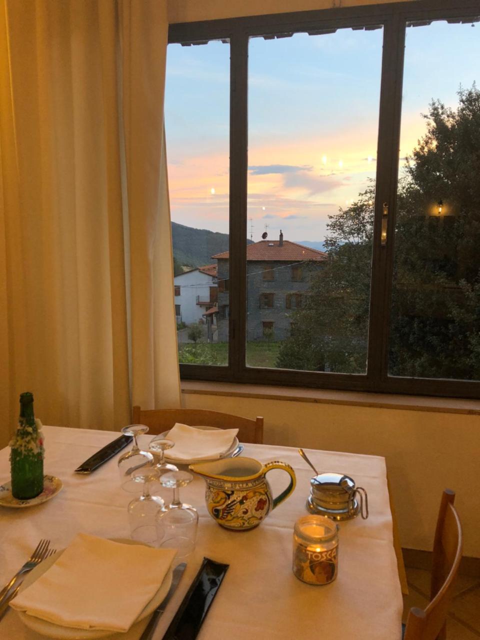 Albergo Ristorante Letizia キウージ・デッラ・ヴェルナ エクステリア 写真